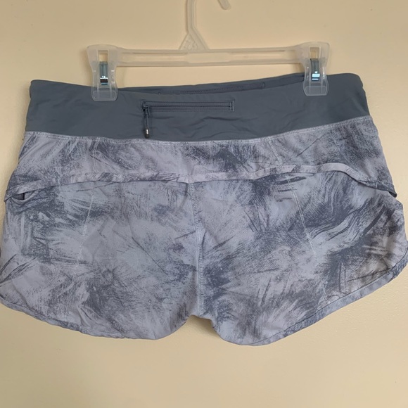 Lululemon Size 8 Speed Short - Picture 3 of 5